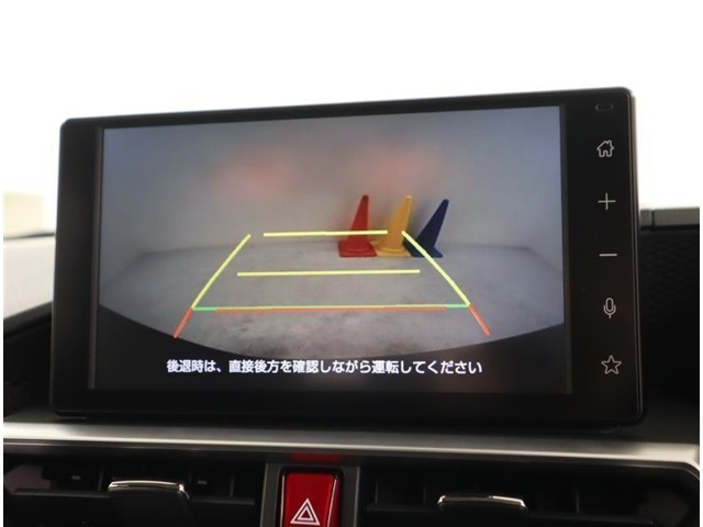 バックガイドカメラ付きです！ガイド線も出ますので、車庫入れも安心ですね！