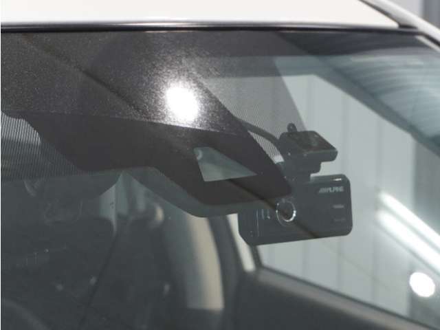 運転する人も、そうでない人も、家族みんなが安心して、自由にお出かけできる生活をサポートする先進機能。
