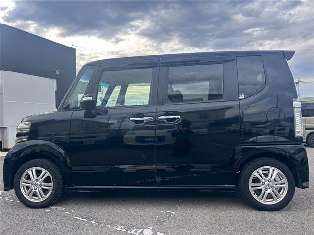当店は、新車～登録済未使用車、お買い得軽自動車まで、多数在庫しております♪軽自動車の事なら全て当店にお任せください！目玉車両もございますので、ぜひ一度軽ワールドへお越しくださいませ！