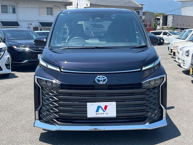 弊社では、全車『修復歴なし』のお車のみ取り扱っております。専任バイヤーによる厳選した仕入れの後、入庫後の車両チェックを行い、ネクステージが認定した高品質な中古車をご提供しております。