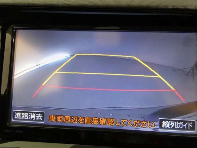 【バックカメラ】バックカメラ装着車です。バックする時に、後方の様子をナビ画面に表示します！慣れない駐車場での駐車や、せまい場所での車庫入れの時も、安全確認OK！思いがけずコツン！なんて事も防げますヨ