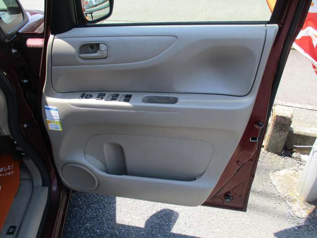写真は装備品だけでなく、傷の写真など車の状態がわかるように心がけております。追加で見たいところがある場合は気軽にお問い合わせください♪