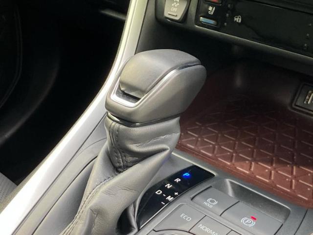 国産車から輸入車まで多様なお客様のニーズのお応えできるように、全国規模で豊富な在庫展開！車のことならWECARSへ！