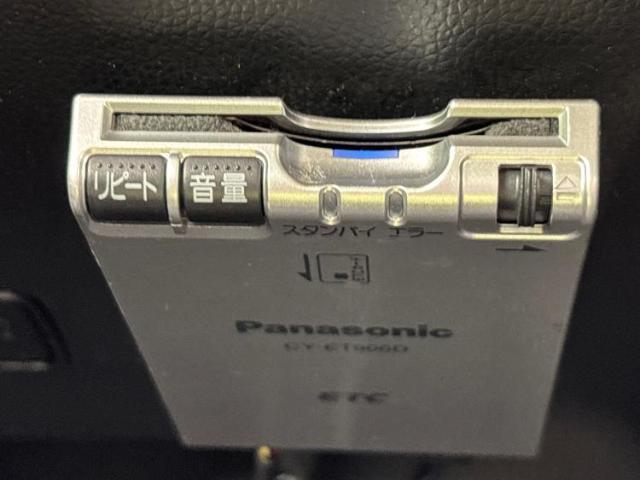 WECARSの展示場では実際に見て、触ってお車をお選びいただけます！知識の豊富な営業スタッフが様々なカーライフをご提案いたします！