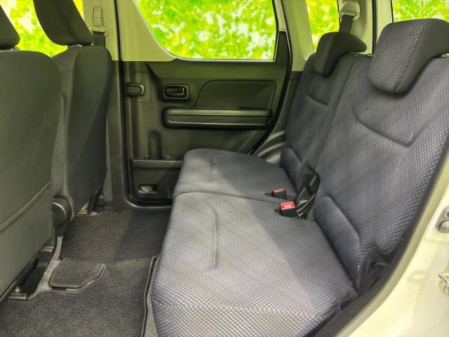 WECARSでは各商談席に大型モニターをご用意しております！見やすい大画面でゆったりと全国の在庫をご覧いただけます！是非ご来店お待ちしております！