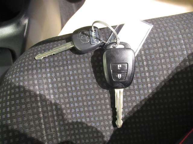 U-Carの販売だけでなく自動車保険、携帯電話の販売も行っております。