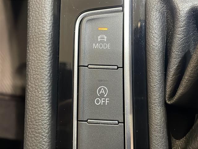 LIBERALAは、輸入車選びの新たなスタイルを提案するインポート・セレクト・ブランドです。オーナー様となる方がクルマから直接感じる感性を第一にした、最良の一台との出会いをコーディネートいたします。