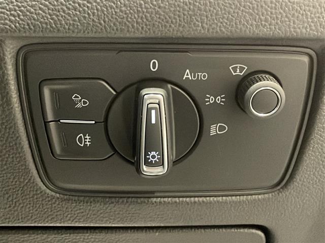 LIBERALAは、輸入車選びの新たなスタイルを提案するインポート・セレクト・ブランドです。オーナー様となる方がクルマから直接感じる感性を第一にした、最良の一台との出会いをコーディネートいたします。
