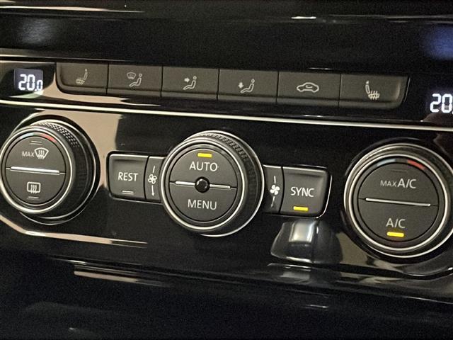 LIBERALAは、輸入車選びの新たなスタイルを提案するインポート・セレクト・ブランドです。オーナー様となる方がクルマから直接感じる感性を第一にした、最良の一台との出会いをコーディネートいたします。