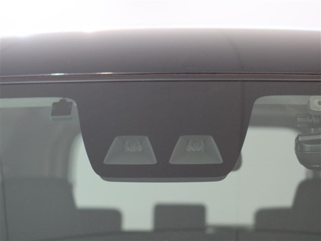サポカーは、高齢運転者を含めたすべてのドライバーによる交通事故の発生防止・被害軽減対策の一環として、国が推奨する新しい自動車安全コンセプトです。詳しくは販売店スタッフまでおたずねください。