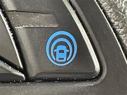 【プロパイロット】高速道路の渋滞走行や長時間の巡航走行時に、アクセル・ブレーキ・ステアリングをシステムが制御します！機能には限界があるためご注意ください。