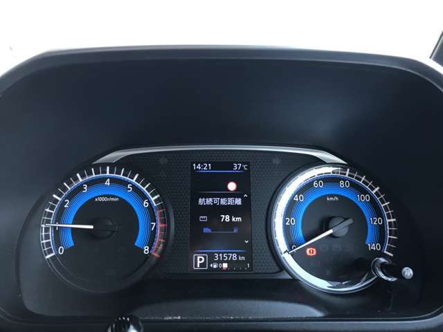 様々な車両情報を表示してくれる、アドバンスドドライブアシストディスプレイがついています