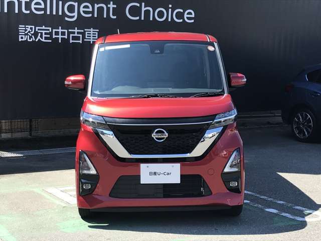 かっこいいフロントマスク。ヘッドライト、フォグランプ共にLEDとなります。