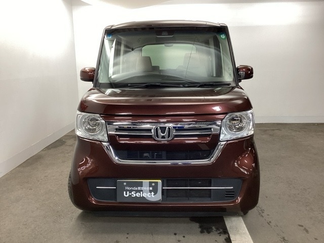 このフロントマスクは個性もいっぱい　人気の車です。