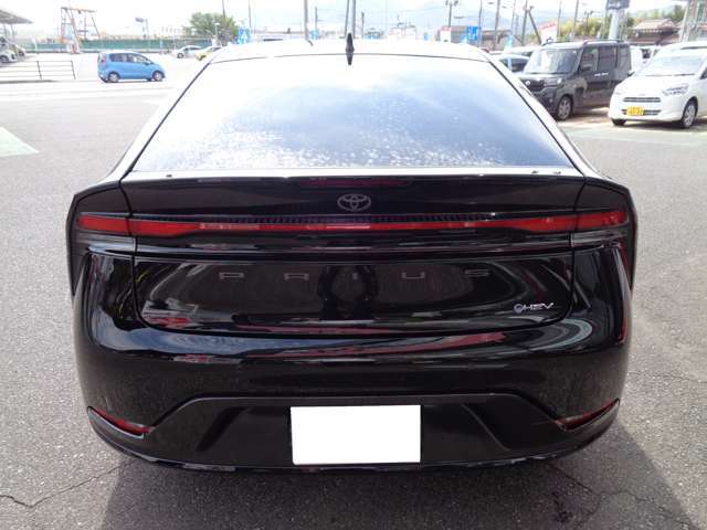 “クルマと笑顔が買えるトコロ・・・”そんな中古車展示場です！ぜひお越しください！