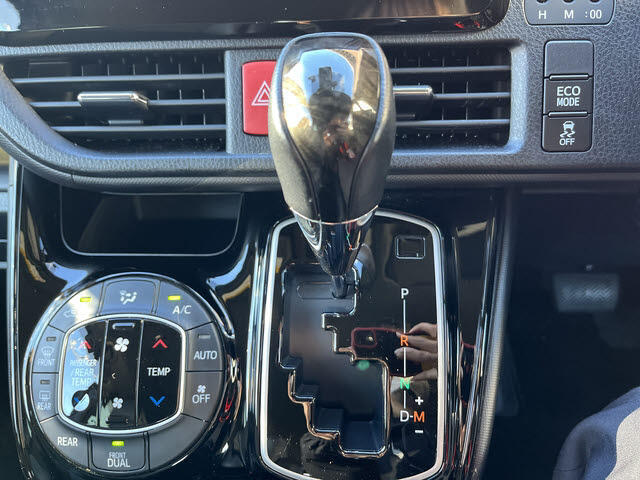 中古車は車種や色によって相場が複雑に変わります、新車は同じ金額なはずなのに人気によって高くなったり安くなったり、お客様の狙い目はどこですか？