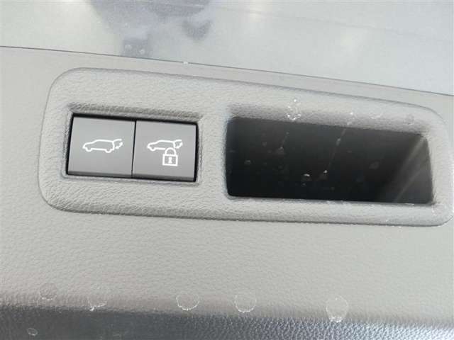 【ご相談下さい】中古車ってなんとなく不安・・・　中古車選びで失敗したくない・・・そう思っているそこのあなた！　あなたのその不安、当店が一気に解決致します。
