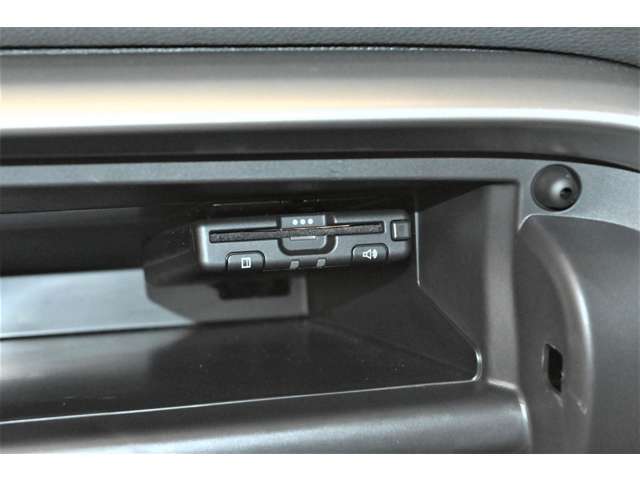 ETCも装備！高速道路の料金所もスイスイ通過◆◇ロングドライブの必需品です♪　高速道路では休日の割引などもありお得です。