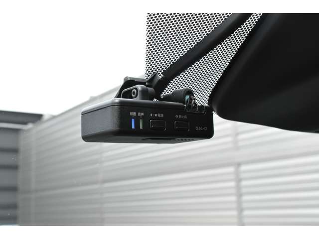 ドライブレコーダーもしもの事故やあおり運転を受けた時の記録も録画できます！もしもの時に、あると本当に助かります♪