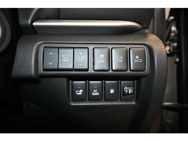 衝突被害軽減ブレーキシステムをはじめとする安全装備や快適装備が充実しています！