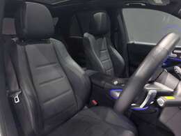 【PRE-SAFE】急ブレーキや危険なステアリング操作等を感知したときに、乗員の安全性を向上させる動作をします。