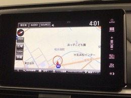 アップルカープレイ・アンドロイドオート対応純正ナビ搭載です。知らない道も安心ですね！