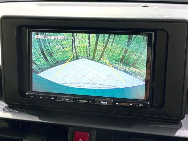 【バックカメラ】駐車時に後方がリアルタイム映像で確認できます。大型商業施設や立体駐車場での駐車時や、夜間のバック時に大活躍！運転スキルに関わらず、今や必須となった装備のひとつです！