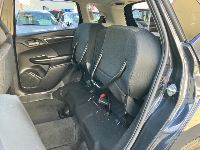 リアは跳ね上げできます