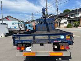 トラック、バス、ユンボ、ブルドーザー、タイヤショベル、ホイルローダー、フォークリフト、トラクター etc…小型～大型まで、年式問わずお任せください。