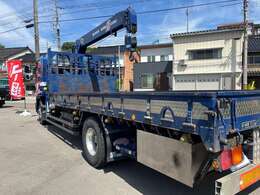 過走行、古い、動かない、壊れている…　どんな状態でも買取りOKです！！自社で修理や整備を行って売却、または部品のみの販売ルートもあるので、どんな車両でも買取ります。