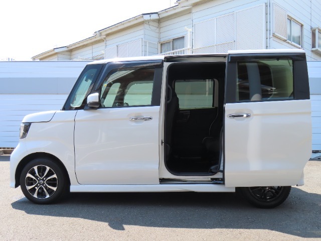 第三者機関による車両状態証明証です！内外装の状態が記載されております。記載内容にご不明な点や気になる点がございましたらご連絡ください！当店スタッフがご説明をさせていただきます！