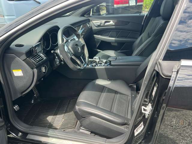 左ハンドル渋いです！