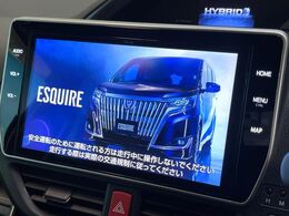 【大画面ナビ】人気の大型10インチナビを装備。存在感のある大画面はインパクト大！ナビ利用時のマップ表示は見やすく、テレビやDVDは臨場感がアップ！いつものドライブがグッと楽しくなります♪