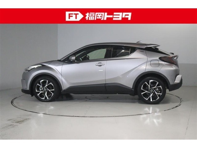 トヨタ認定中古車、評価4。キズ、へこみが少なく全体的に良好です。