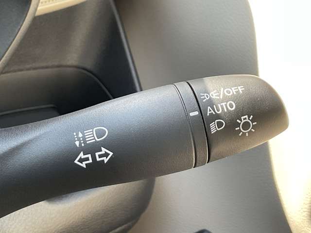 高速道路でのトンネルなど自動でライトのON・OFFをしてくれるので、ライトの消し忘れが防げます。