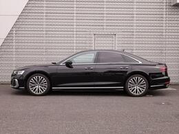 全車両に標準装備の純正アルミホイールは、純正ならではのバランスの良いデザインと、走行安定性をお楽しみ頂けます。