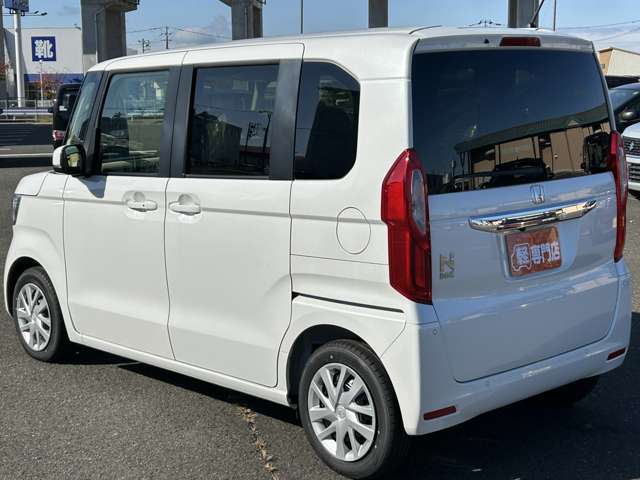 【鈑金】カーボなら特許取得のカーボスルーシステム(特許第2955240号)で修理時間を短縮、修理費を抑える事が可能です。 板金が安い！でも安いからと言って手を抜きません！