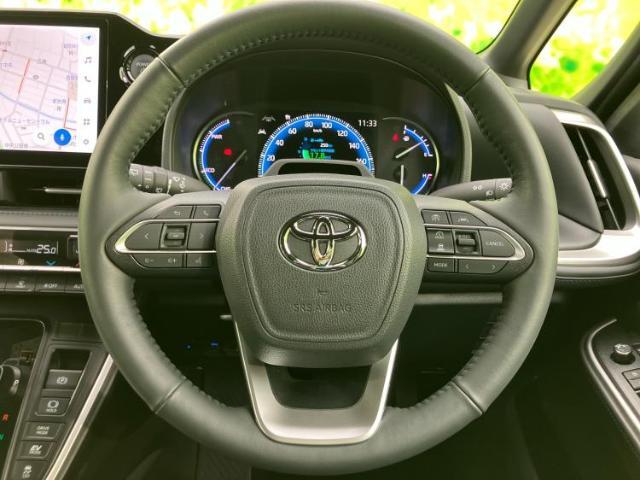 WECARSの展示場では実際に見て、触ってお車をお選びいただけます！知識の豊富な営業スタッフが様々なカーライフをご提案いたします！