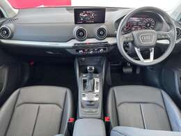 Audiのインテリアはエクステリア同様、優れたデザイン性とクオリティ、そして機能性を兼ね備えております。