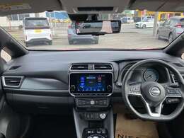 運転席まわりです。細かいオプションなど、気になるところがあればお気軽にメールやお電話等でお問合せください。