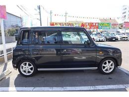 車検が嬉しい！令和8・10月まで御座います！試乗できますのでいつでもお越し下さい！タイヤも6・7分！走りのチエックOK！機関系！走行系！問題有りません！早いもの勝ち！1台限定！