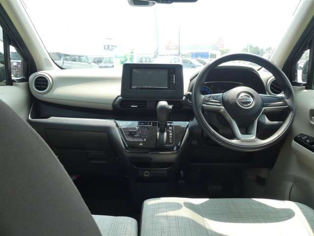 【インパネ全体】全方位で視界が広く、高い目線で運転もしやすいです！