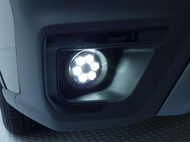 フロントフォグランプはLEDです。