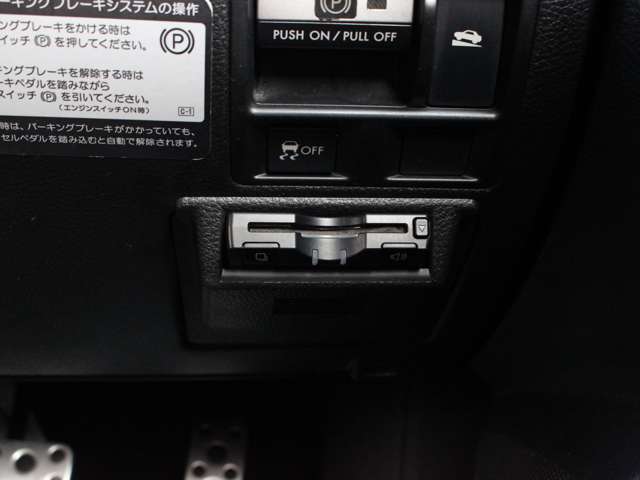 ETCももちろん装備！いまや無い車はないのではないかというくらいですがこちらも例外ではなく装備されております！後からつける手間もお金もかからず高速もスイスイなので友達・家族と遠出も楽しくなるはずです