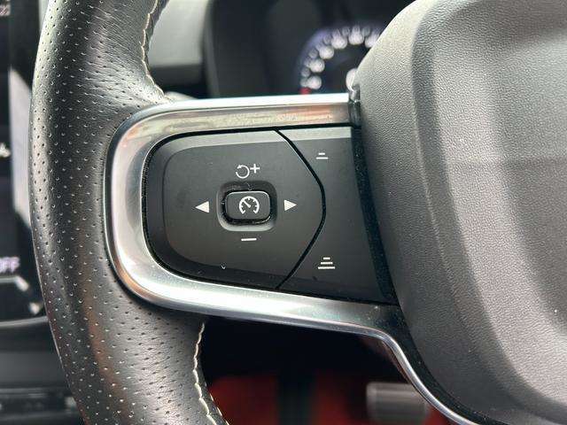 輸入車ディーラー採用のドライブレコーダーも選べます。万が一の事故際のお守りとしていかがでしょうか？その他さまざまなオプションをご用意しております。