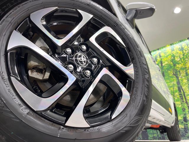 【純正15インチアルミホイール】外観にマッチした純正アルミホイールを装着しております。各種社外アルミホイールや、スタッドレスタイヤも取扱いしております。是非ご相談ください♪