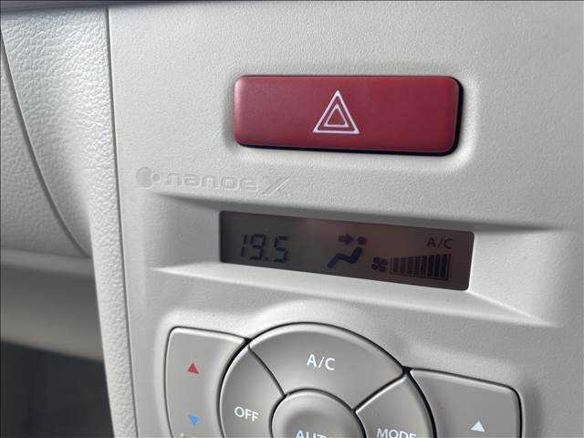 【オートエアコン】温度を設定するだけで室内を快適に保ちます。