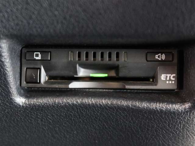ETC車載器付きです。高速道路の料金所もスムーズに通過できます。