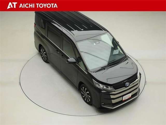 両側パワースライドドア付きだから、狭い駐車スペースなどでの乗り降りラクラク♪小さなお子さまのいるご家庭には嬉しい装備です。