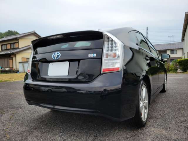 禁煙車☆車検令和9年6月までございます。内装、外装、エンジンルームクリーニング済です。オイル交換、クーラント点検補充もばっちりです。